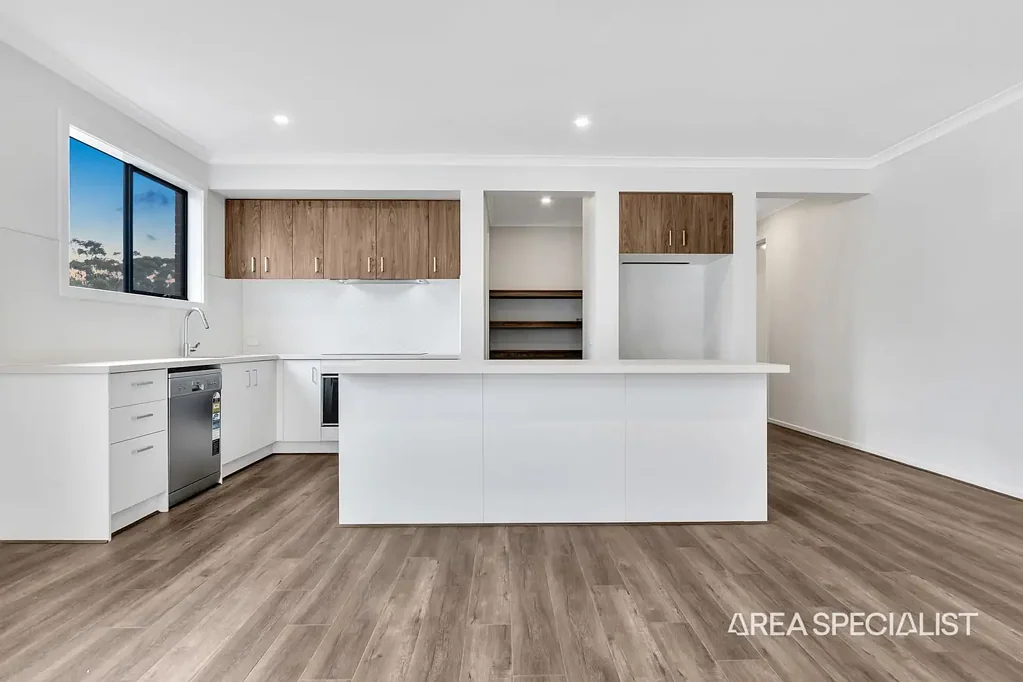 LUXURIOUS QUALITY HOME IN EVERLEY ESTATE