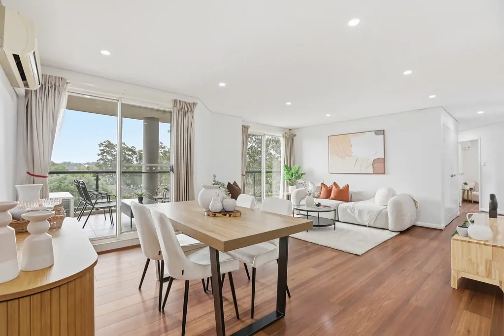 Westmead 3Zimmer Luxuriously Oversized 3-Bedroom Residence with Resort-Style Amenities