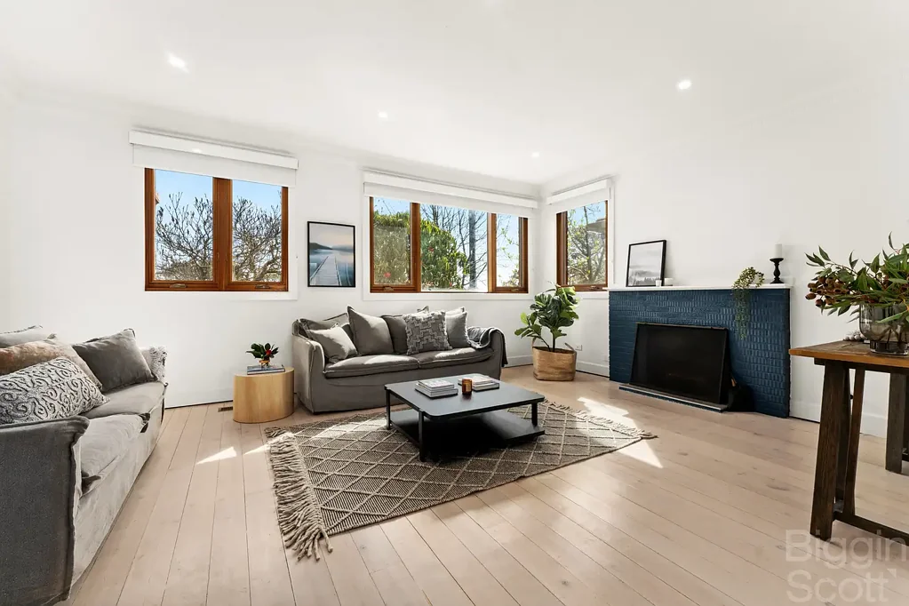 Daylesford 3 Bedroom Charming Art Deco Classic on the High Side of the Street