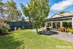 18 Bates Drive, Williamstown