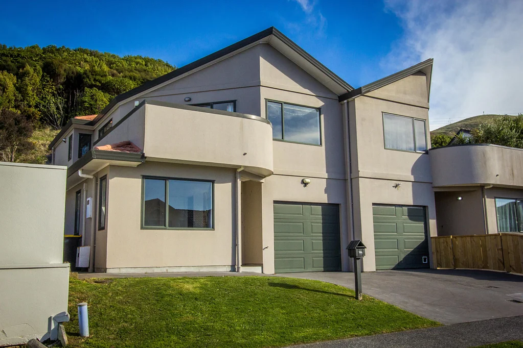 Churton Park 3બેડરૂમ FIRST HOME/INVESTMENT OR A LOCK UP AND LEAVE