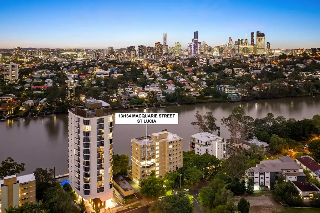 St Lucia 2غرفة نوم Professional Couples, Downsizers, Investors - Riverfront Apartment in Prestigious St Lucia Address