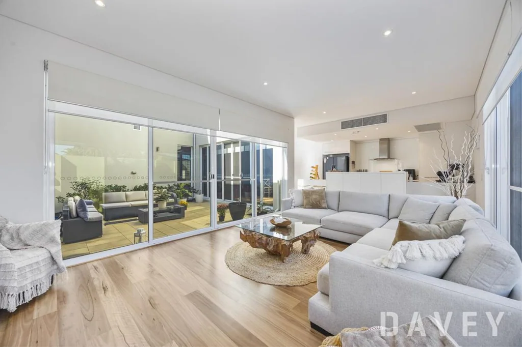 16/12 Sonnet Close, Woodlands, WA 6018