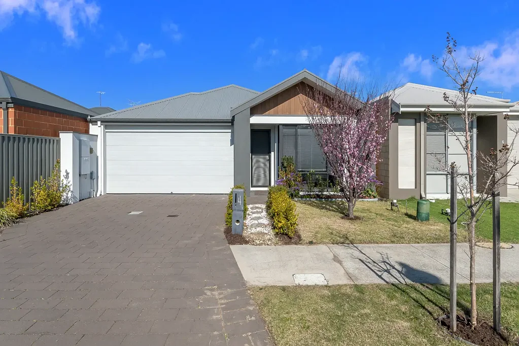4 Impressa View, Piara Waters, WA 6112