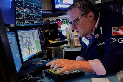 华尔街新高在望，ASX窄幅震荡：矿业股领涨，房地产股承压！