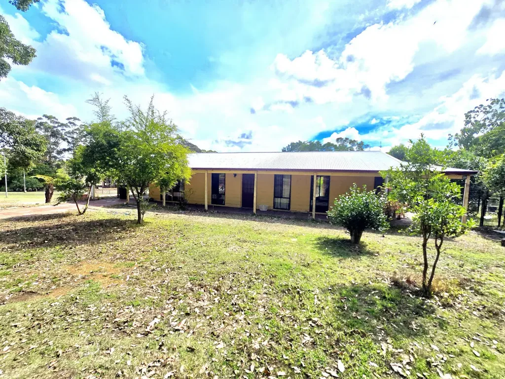 Situated on the edge of Pemberton Town - the best lifestyle!!!