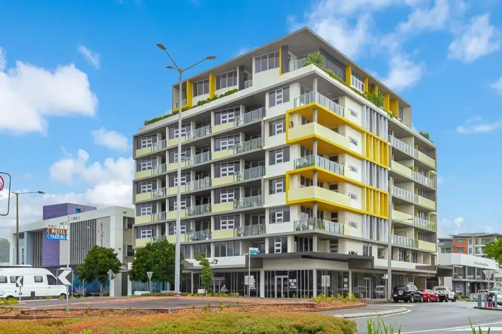 MODERN CENTRAL TWEED APARTMENT
