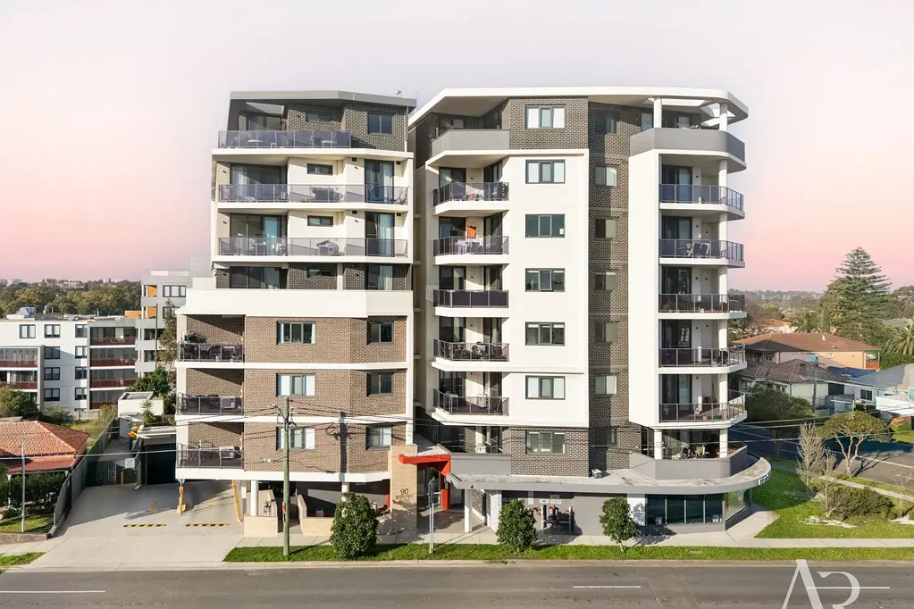 Strathfield South 2房 宁静底层公寓：高端装修，无与伦比的舒适体验 Serene Ground-Floor Retreat with Premium Finishes & Unmatched Comfort
