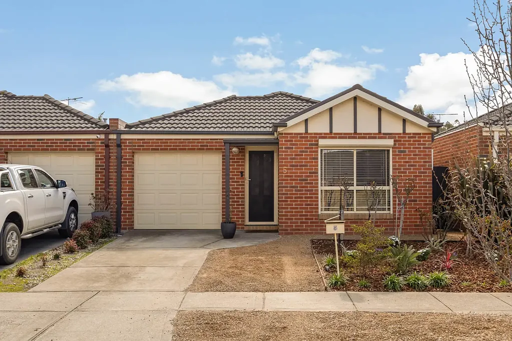 Sunbury 3 Bedroom Effortless Entertainer with Modern-Classic Appeal