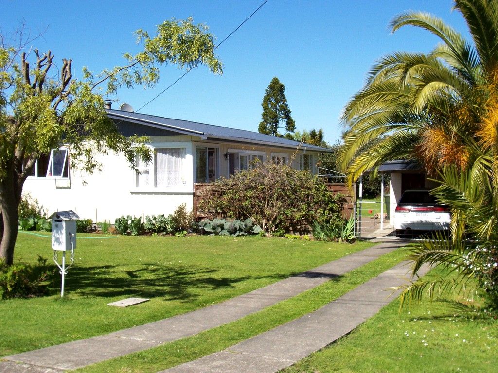 18 Tawa Street, Edgecumbe, Whakatane, 3部屋, 1バスルーム