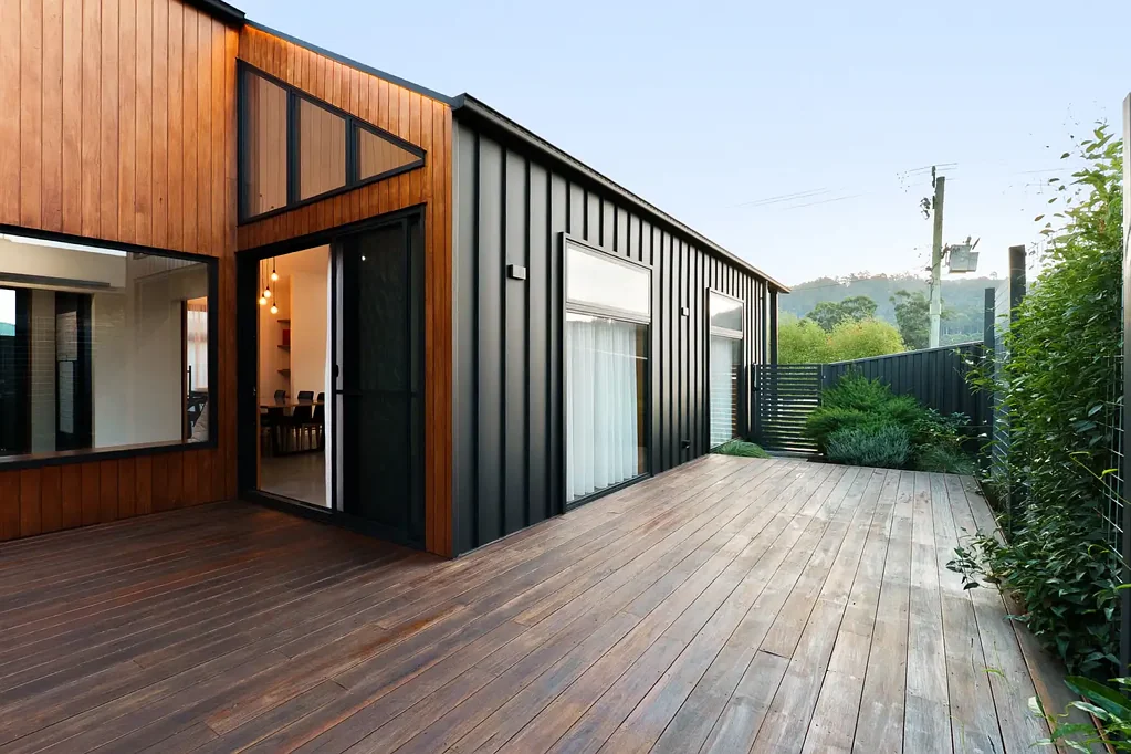 Spreyton 4Moenga ARCHITECTURAL LIVING WITHOUT THE BUILDING STRESS