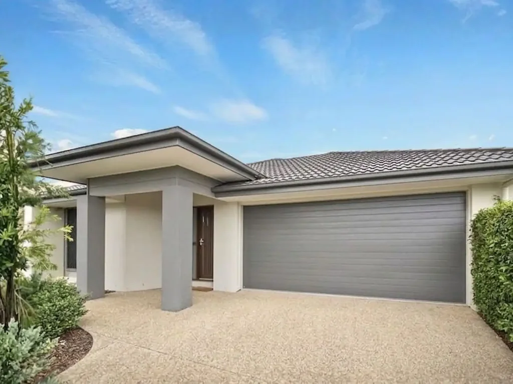 North Lakes 4ห้องนอน Effortless Living - Across From The Park