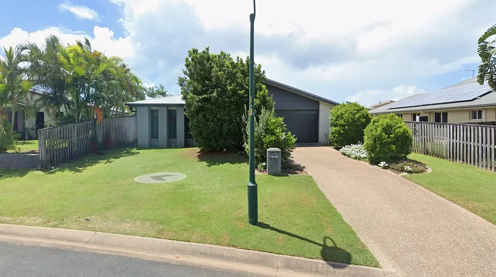 Blacks Beach 4ਬੈੱਡਰੂਮ Beautiful Family Home in The Heart of Blacks Beach