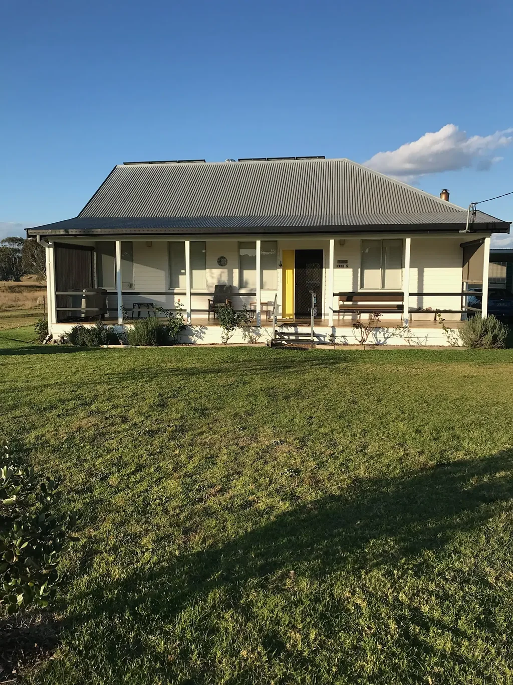 Inverell 1Kwarto Country Cottage Charm- Reduced