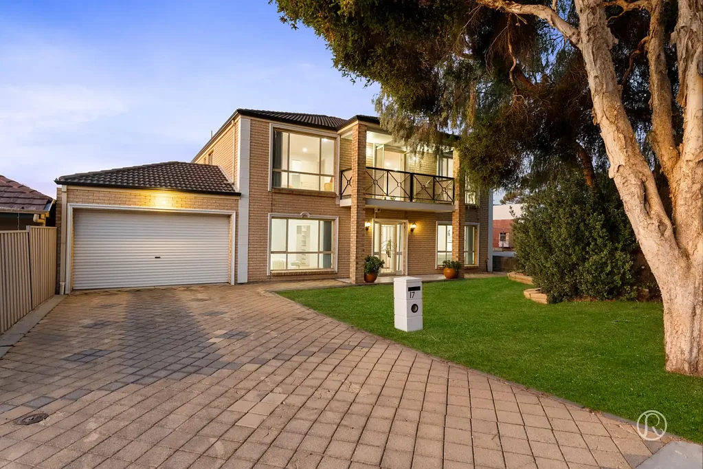 Newton 5Zimmer Spacious Family Sanctuary - First Time Offered! - UNDER CONTRACT