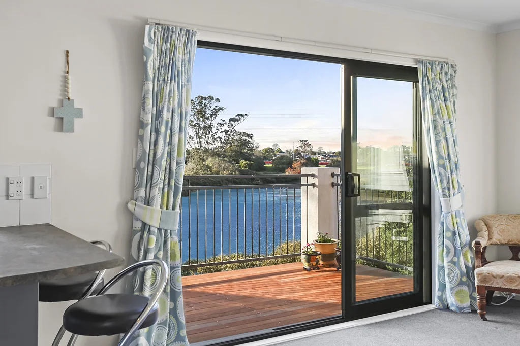 Pakuranga 3房  Stunning Water Views, Vacant & Ready to Move In
