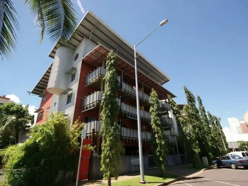 Modern Inner-City Apartment with Lifestyle Convenience