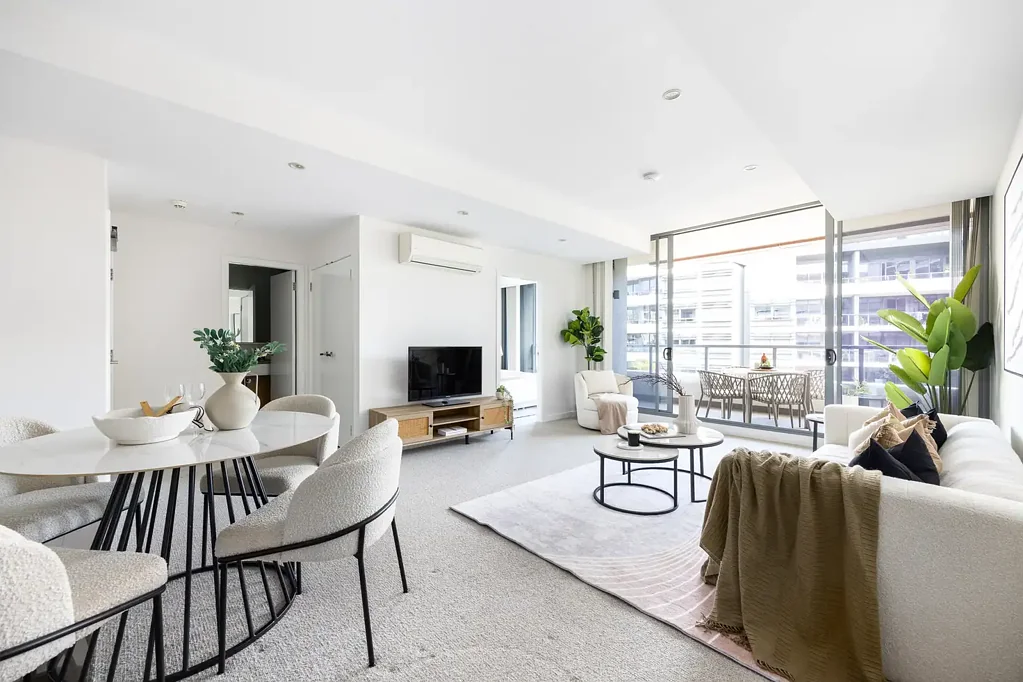 Waterloo 1 Bedroom FRESHLY UPDATED ONE-BEDROOM RESIDENCE IN PRIZED 'DIVERCITY' COMPLEX