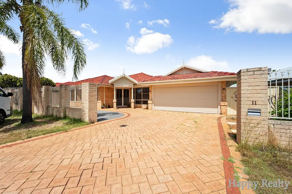 11 Lincoln Place, Canning Vale, WA 6155