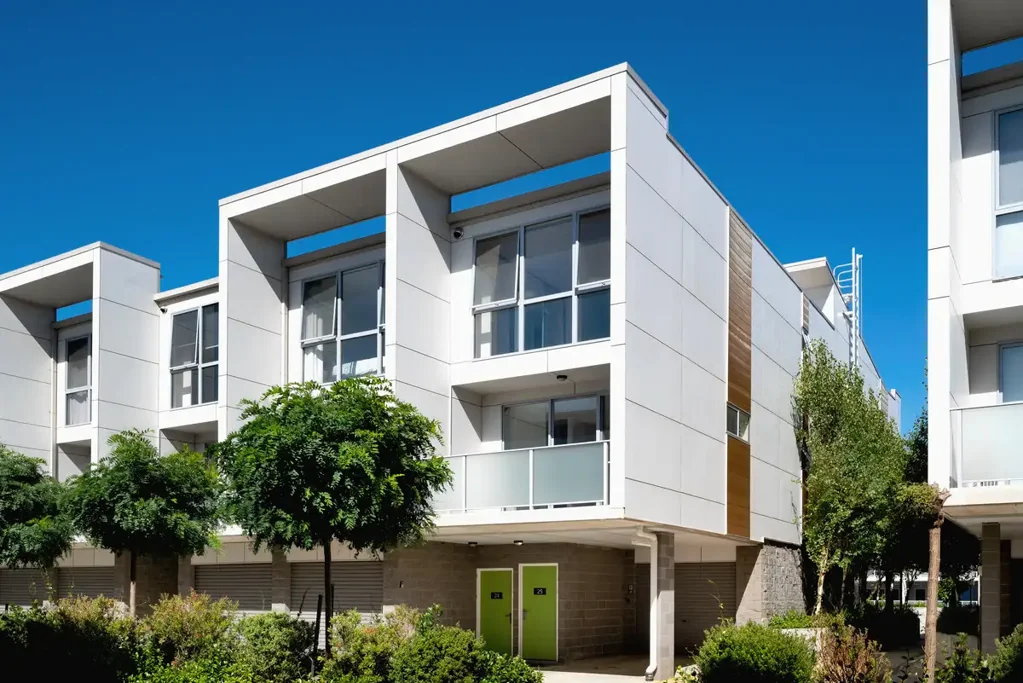 Bright & spacious townhouse in the centre of Amaroo