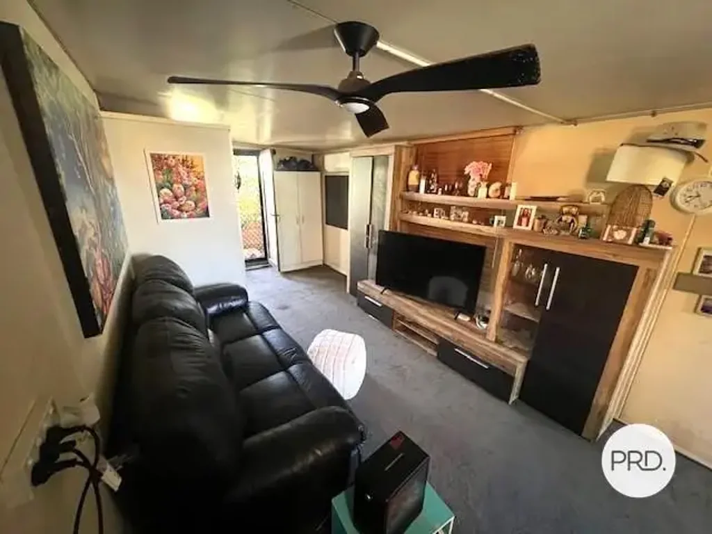 Boyne Island 1कमरा LOOKING TO DOWNSIZE - COMFORTABLE LIVING - BOYNE ISLAND CARAVAN PARK