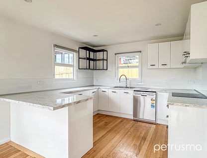 1/233 Cambridge Road, Warrane, Hobart, 4 habitaciones, 1 baños, House