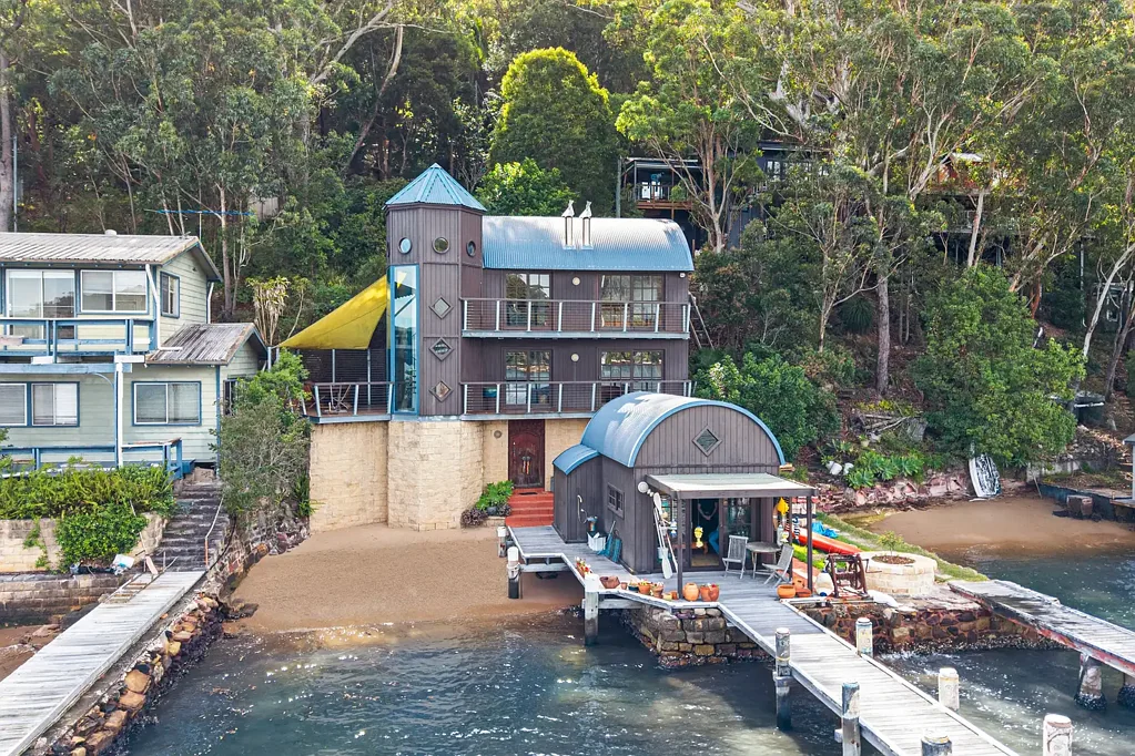 Dangar Island 3ห้องนอน Wake to Paradise with this lovely character home