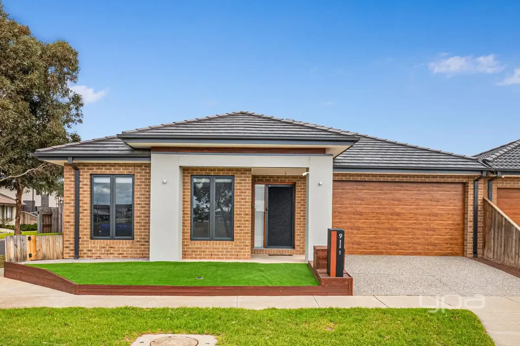 Tarneit 4部屋 Stylish Family Residence with Exceptional Quality, Space & Features - Call for private inspections
