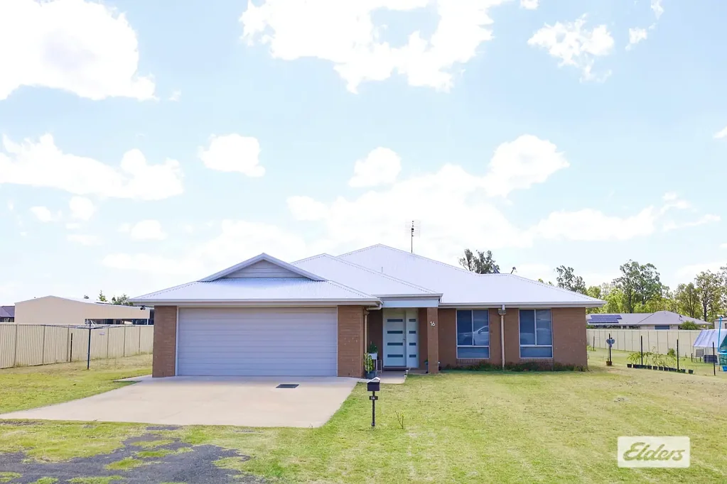 16 Vowles Street, Miles, QLD 4415