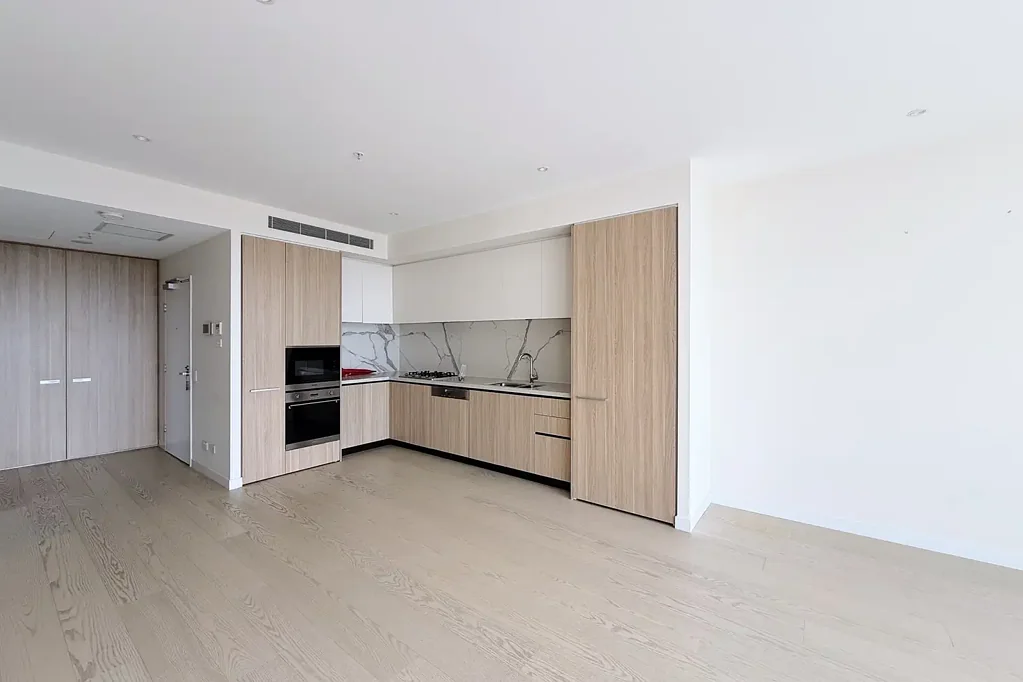 Stunning TWO BEDROOMS APARTMENT&Luxury&Spacious&Quiet