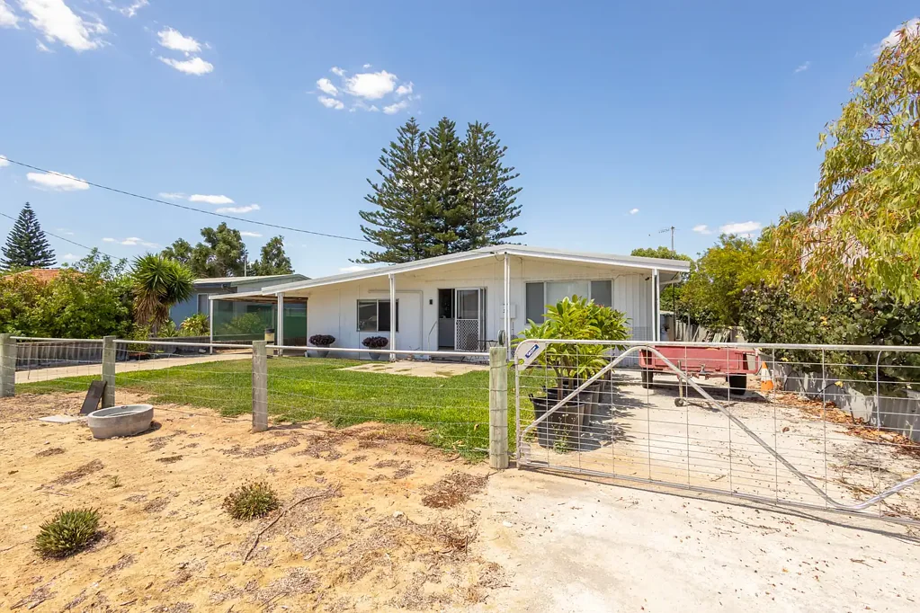 25 Cameron Street, Jurien Bay, WA 6516
