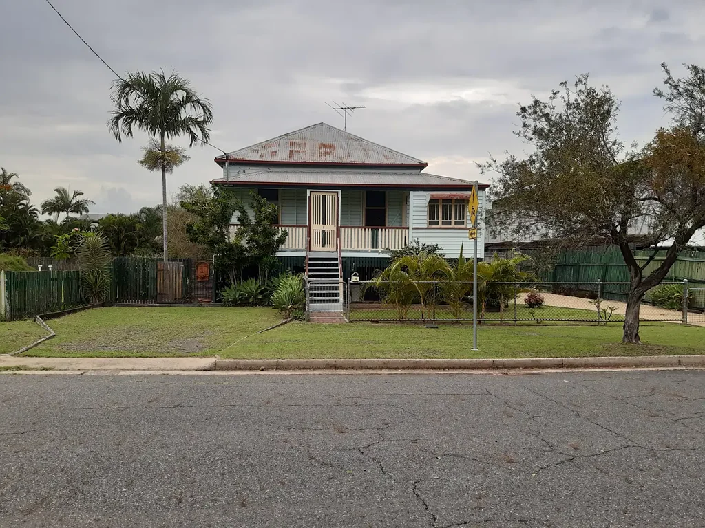 HIGH-SET 4 BEDROOM FAMILY HOME IN WANDAL.