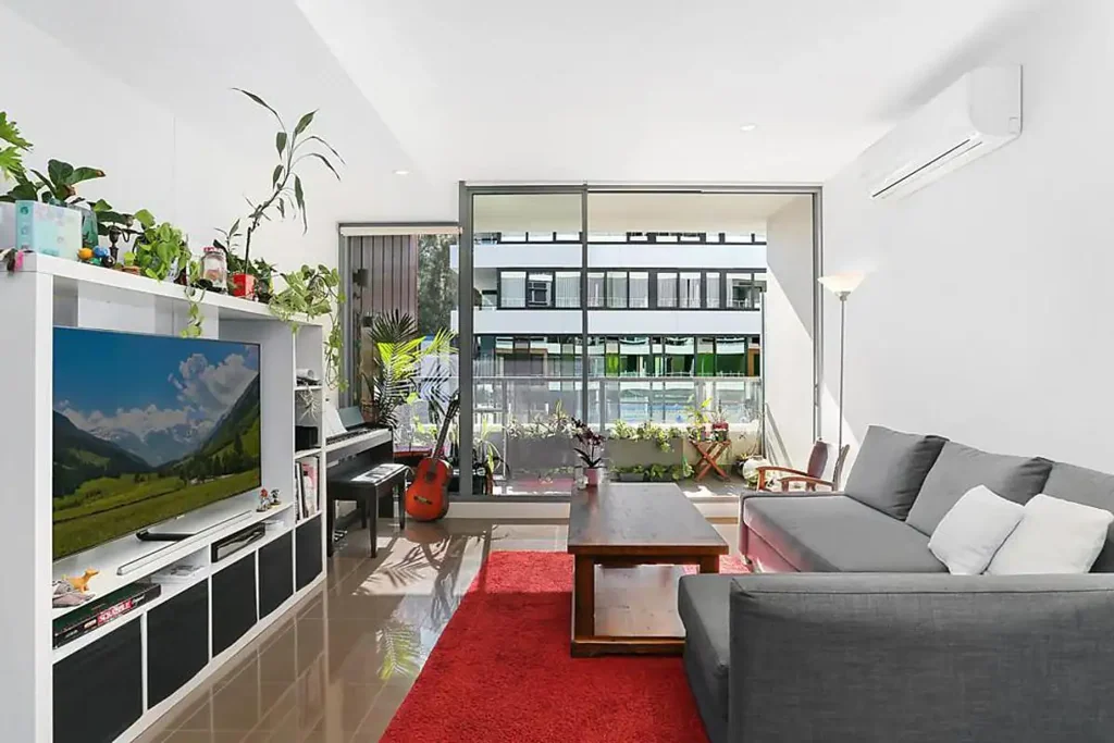 Modern Waterloo Apartment with State-of-the-Art Facilities