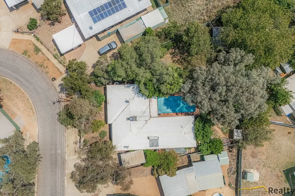 Gillen 4Moenga FAMILY HOME ON FORREST!!!