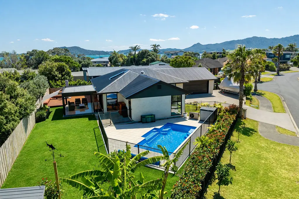 One Tree Point 4房  Coastal Living Made Easy - Secure it Now!