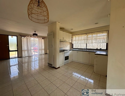 97 Chalcot Drive, Endeavour Hills, South East Melbourne, 3 Bedrooms, 1 Bathrooms, House