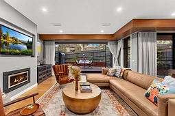 2/1 Eyre Court, Templestowe Lower