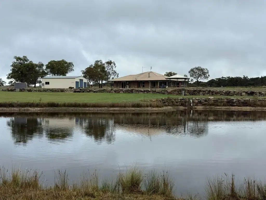 Dalcouth 3房  Stanthorpe - Lifestyle - Location - Loads of Water