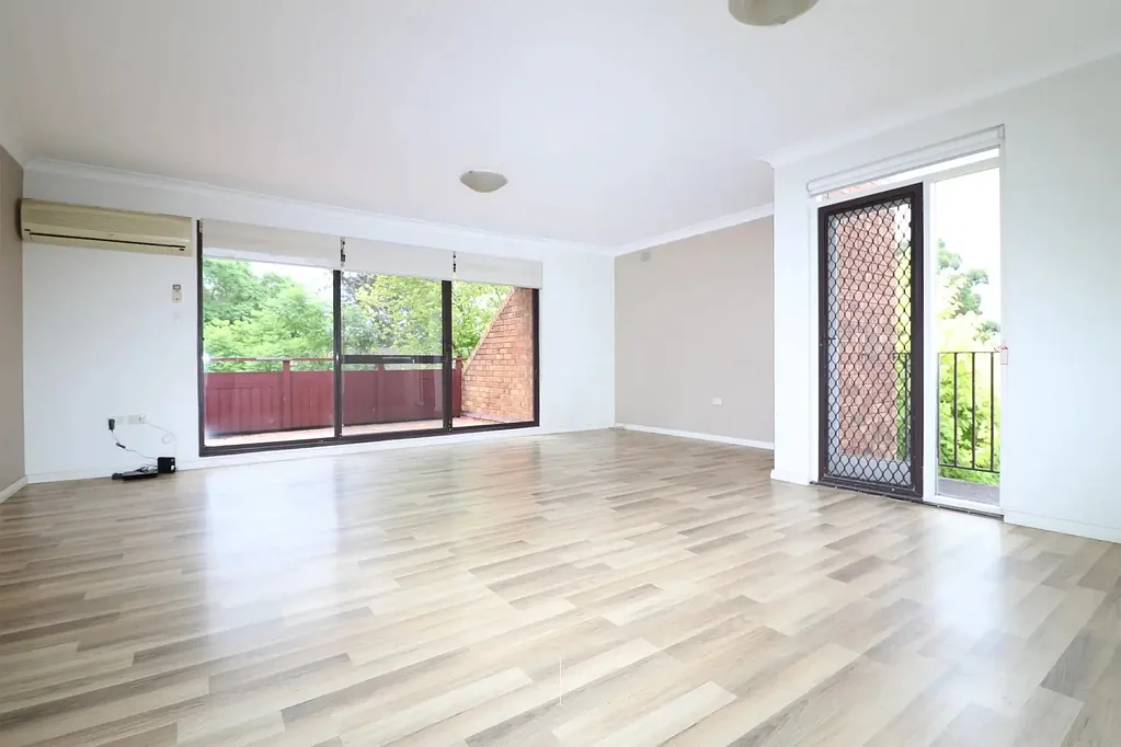 Superb North-Facing 3-Bedroom Apartment – Just 260m Walk to Station