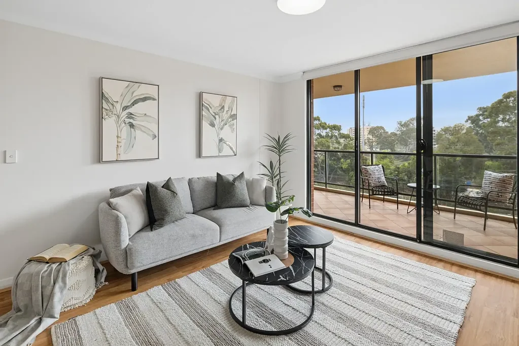Strathfield 2침실 Full-Brick Apartment with North Aspect in Prime Position
