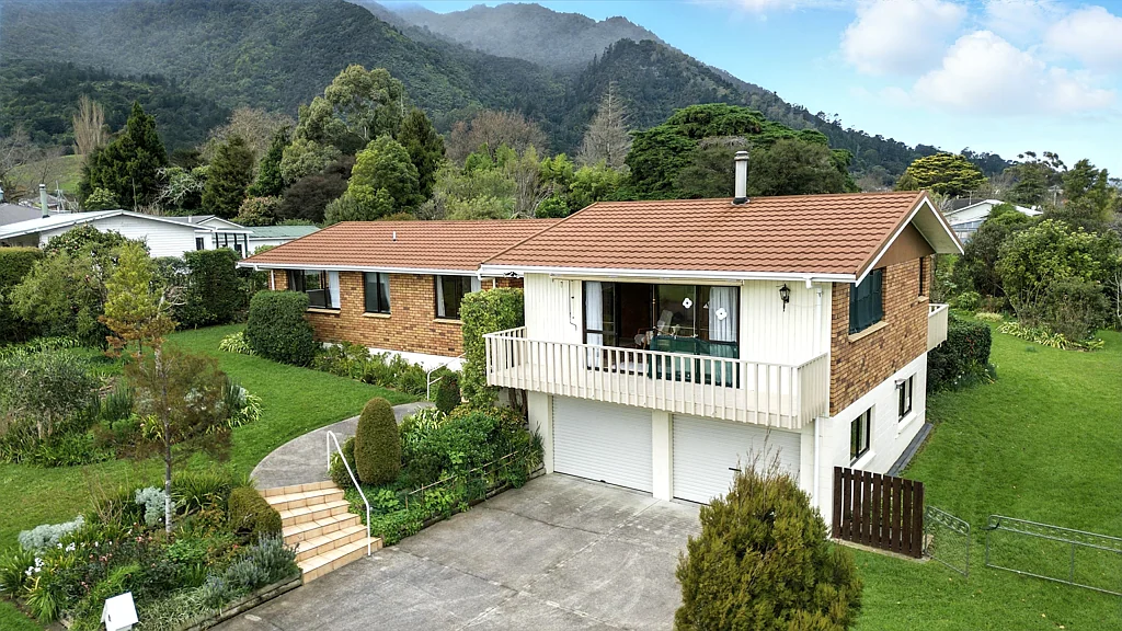 Te Aroha 3Habitaciones Spacious living with subdivision potential