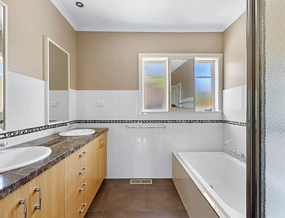 9 Therese Avenue, Mount Waverley, East Melbourne, 3 habitaciones, 1 baños, Unit