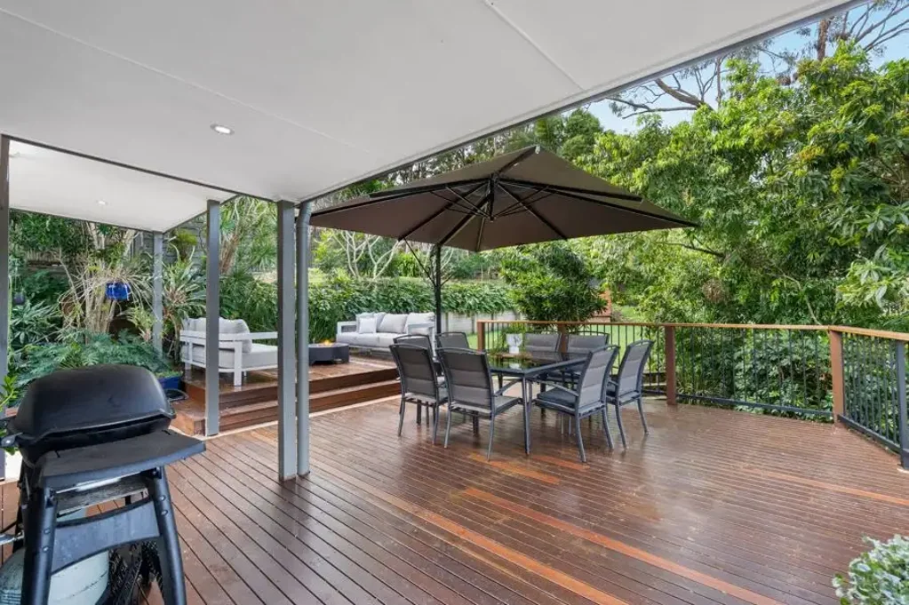 Holland Park West 4Phòng ngủ Tranquil oasis in hills of Holland Park West