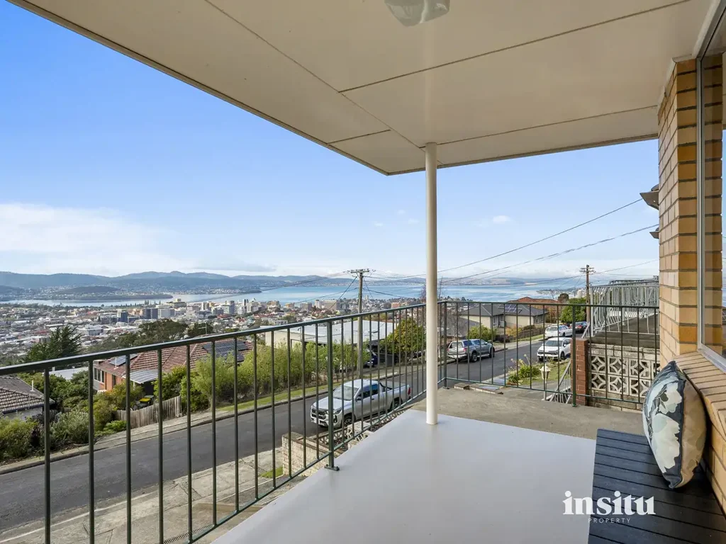 West Hobart 5Kwarto Elevated Family Living with River Views & Dual-Income Flexibility