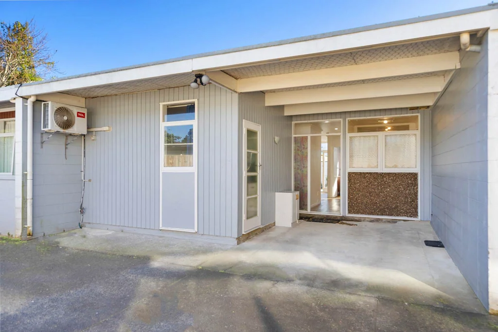 2-Bed Unit for Rent in Central Onehunga – Priv...