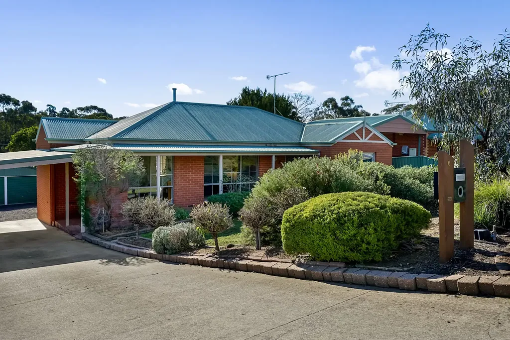 Flora Hill 3房  Space, Comfort & Convenience in the Heart of Flora Hill