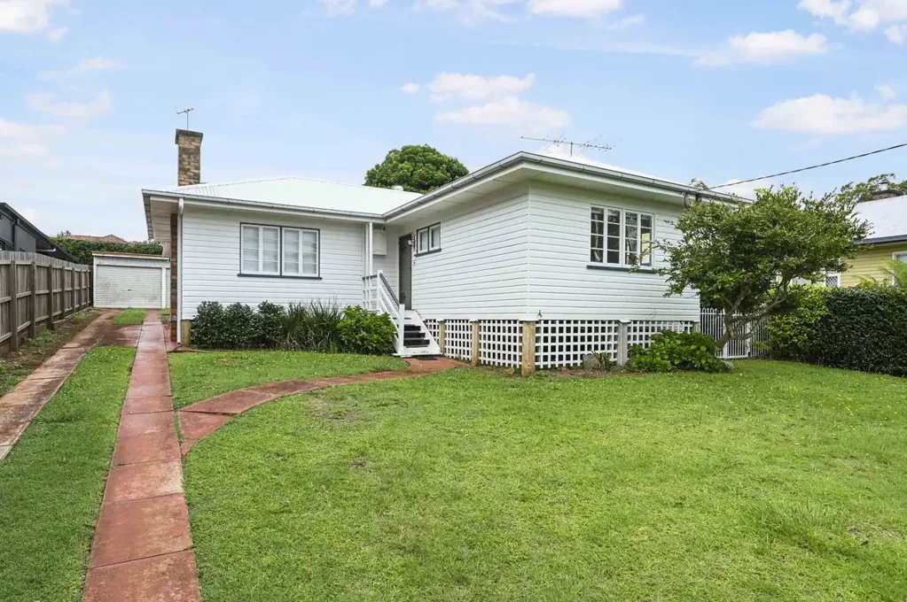 Charming Mount Lofty Retreat