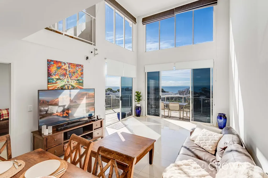 Redcliffe 3房 Watermark North 顶层公寓生活，坐拥迷人景观 Top-Floor Penthouse Living with Captivating Views - Watermark North