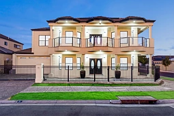 16 Pier Lane, Mawson Lakes