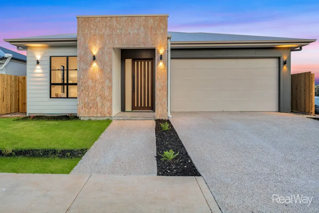 25 Bemina Crescent, Spring Mountain, QLD 4300